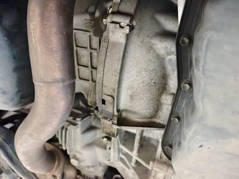 18款汉兰达四驱版行驶10万公里后，曲轴后油封漏油是否属于正常现象？需要立即维修吗？-十千图库,Cosplay美图,私房写真,套图下载