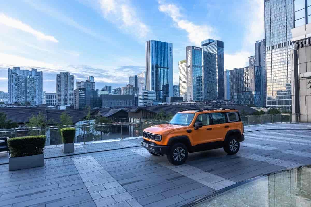 18万起！全新BJ40刀锋英雄版开启预售插图2