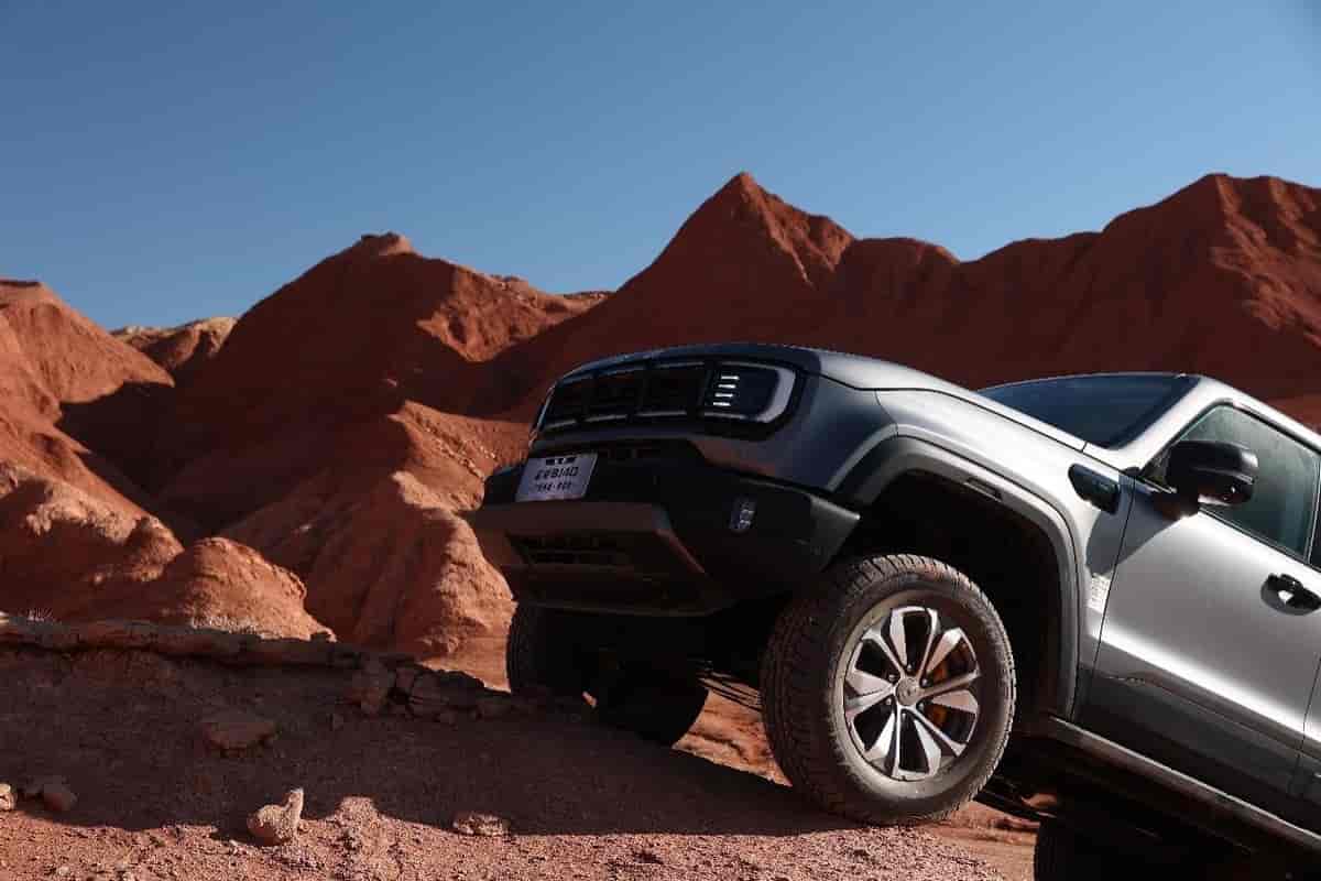 18万起！全新BJ40刀锋英雄版开启预售插图3