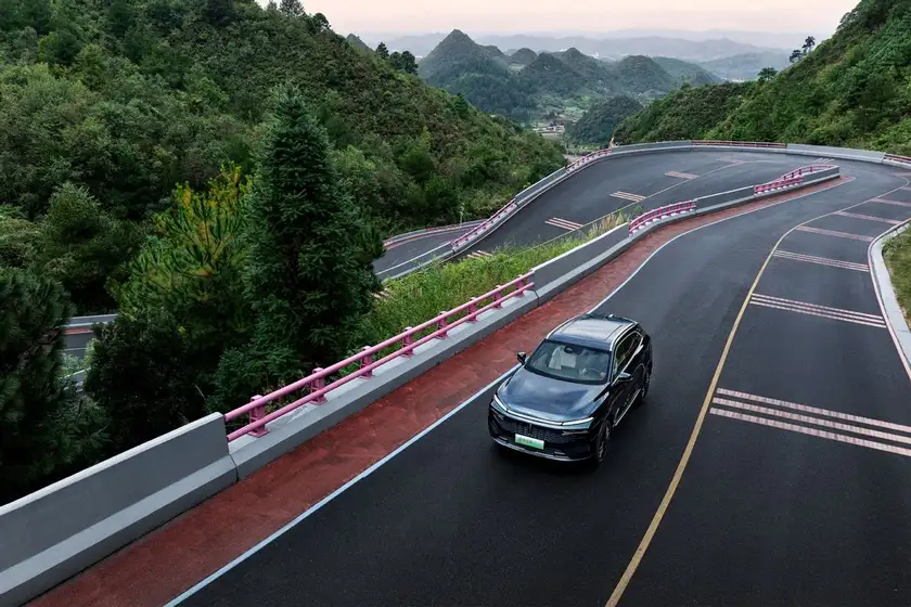 三大创新带来五大极致优势，魏牌新摩卡 Hi4 上市全场景美好畅行插图3