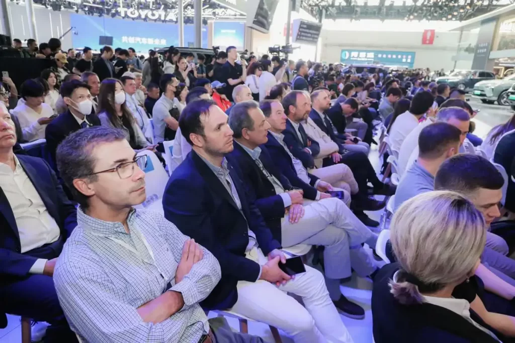 中国哈弗全球信赖，新一代哈弗H6及哈弗H9双车全球首秀插图5