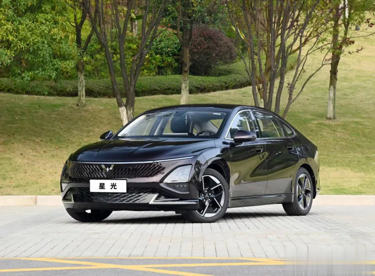 五菱汽车全新力作：星光插电混动轿跑，引领低油耗长续航新潮流！插图