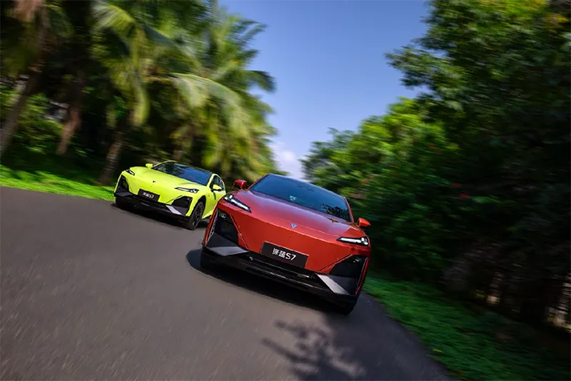 全球精品，十万严选——深蓝S7第10万辆正式下线插图1