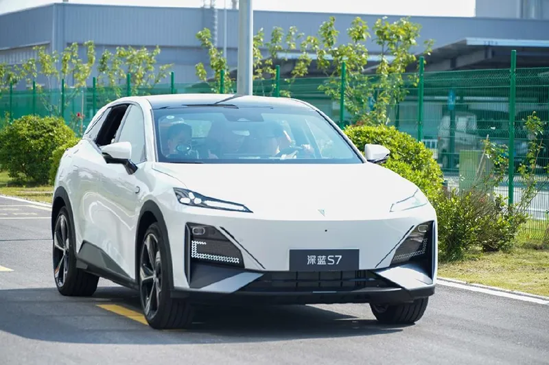 全球精品，十万严选——深蓝S7第10万辆正式下线插图3