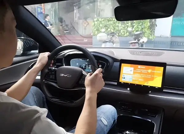 副科长跑网约车揭露行业痛点：平台抽成20%以上，司机月入不足七千插图