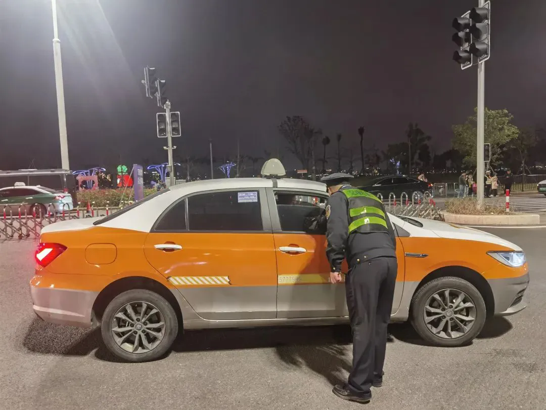 厦门演唱会散场现出租车违规拒载 司机诱导乘客取消订单被重罚插图 厦门演唱会散场现出租车违规拒载 司机诱导乘客取消订单被重罚插图