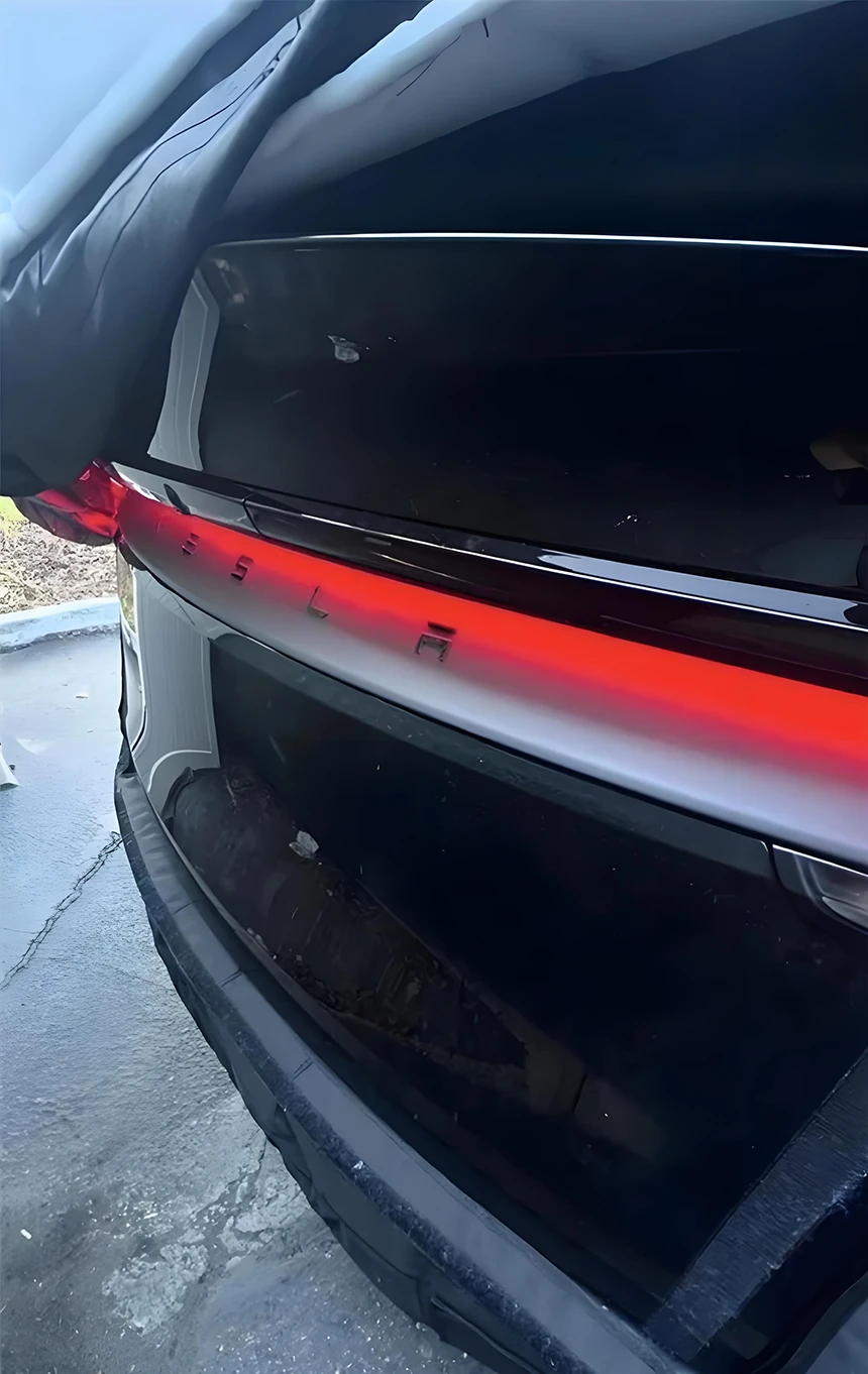 改款特斯拉 Model Y谍照曝光：尾部采用贯穿式灯带插图1