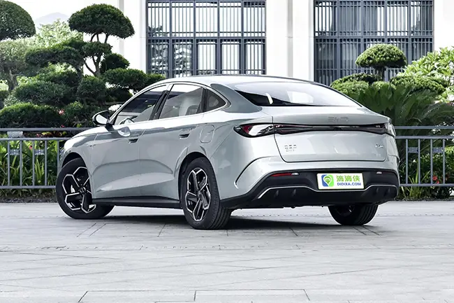 新车 | 秦L“兄弟车型”，或5月底一同上市，比亚迪海豹06 DM-i实拍插图2