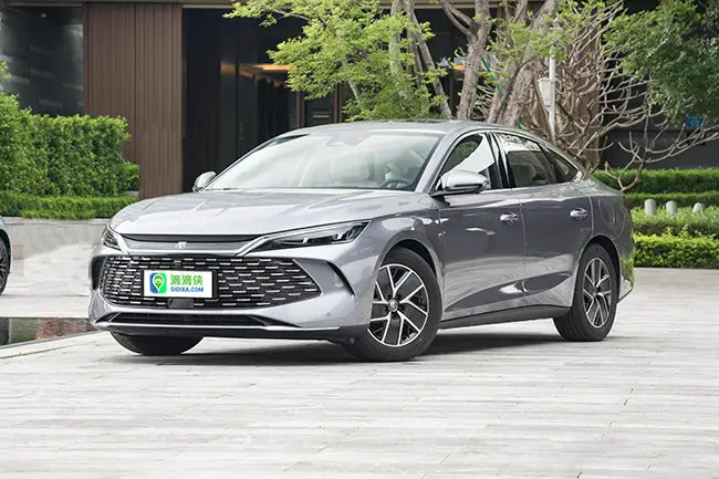 新车 | 秦L“兄弟车型”，或5月底一同上市，比亚迪海豹06 DM-i实拍插图4