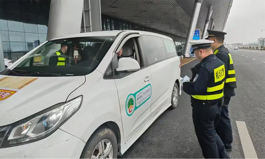 暑期整治升级！多地明确将“拼车群”纳入非法营运查处范围，剑指网约“灰产”！插图