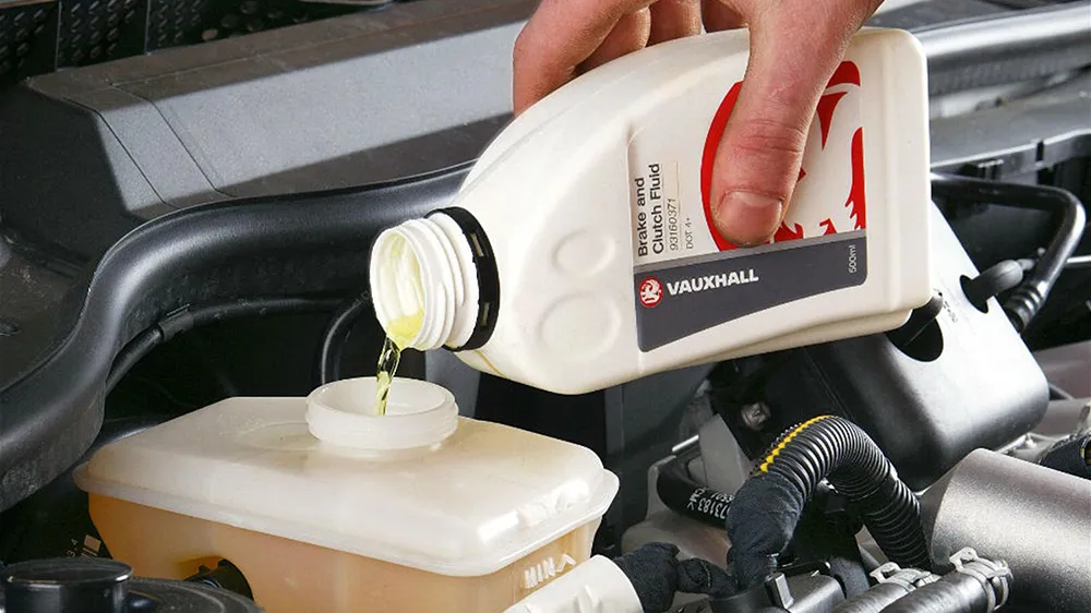 汽车这几种油液一定要及时更换，否则会伤害爱车插图