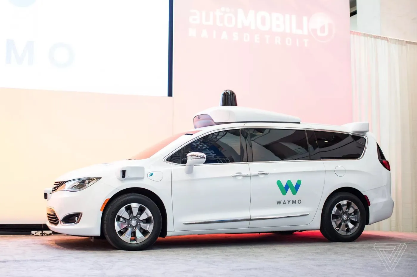 炸场！李彦宏甩出 “王炸”：萝卜快跑干翻 Waymo，中国自动驾驶杀疯了！插图1