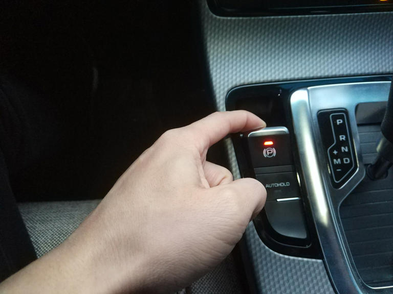 车子熄火前多做这一步，发动机能多用5年