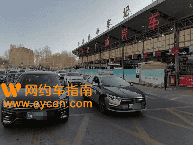24小时不间断执法无证网约车，执法人员道出查车秘诀……插图
