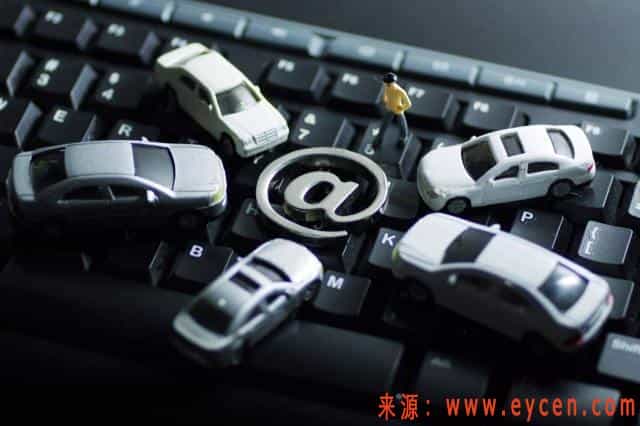 出租车招手就停，网约车经济实惠，