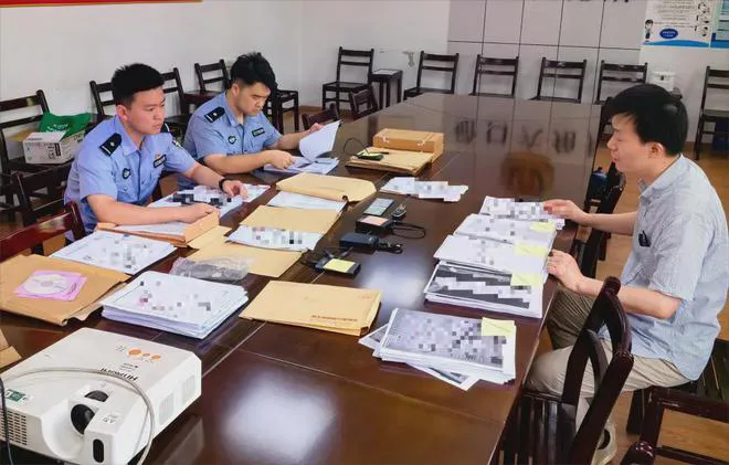 开车上路就能赚钱?网约车一年内出险222次,获赔61万插图2 开车上路就能赚钱?网约车一年内出险222次,获赔61万插图2