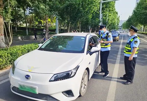 无证网约车司机的末日:全国多地密集行动全面清退不合规网约车插图2 无证网约车司机的末日:全国多地密集行动全面清退不合规网约车插图2