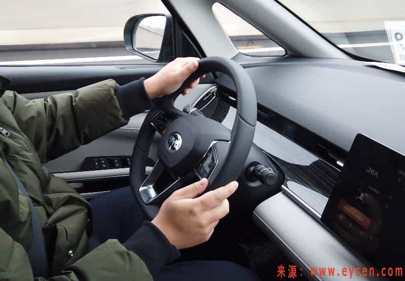 点击进入看图评论 滴滴定制网约车D1路测,12月中下旬在长沙正式运营