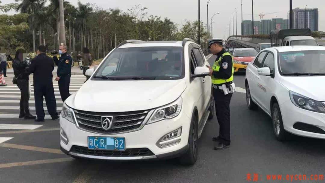 网约车司机不是随便能当,没有相关证件即属违法!这些司机已损失好几万!插图 网约车司机不是随便能当,没有相关证件即属违法!这些司机已损失好几万!