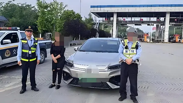 网约车司机自己下单自己接,遇到运管查车,一个表情就露馅了!插图 网约车司机自己下单自己接,遇到运管查车,一个表情就露馅了!插图