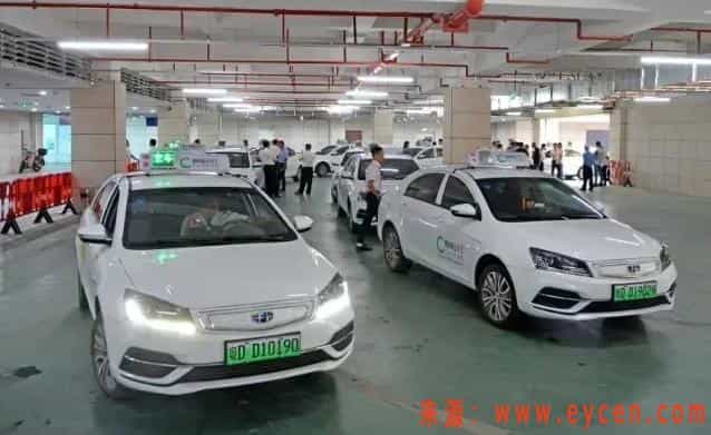 网约车迎来重大变革，安装车顶灯后可路边揽客，留给出租车的时间不多了！