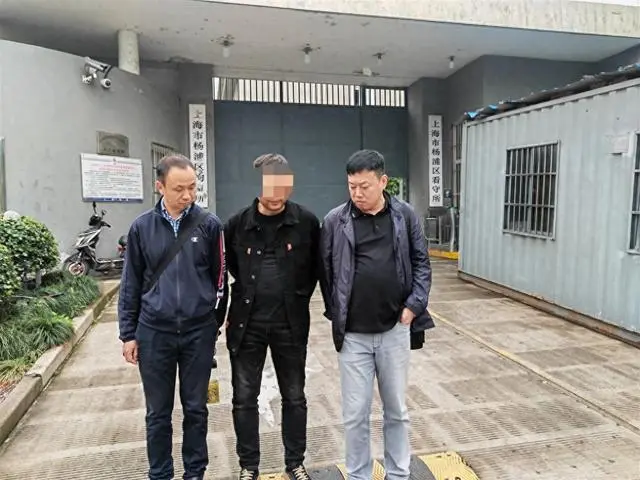 警方通报：又一逃犯开网约车被抓！插图